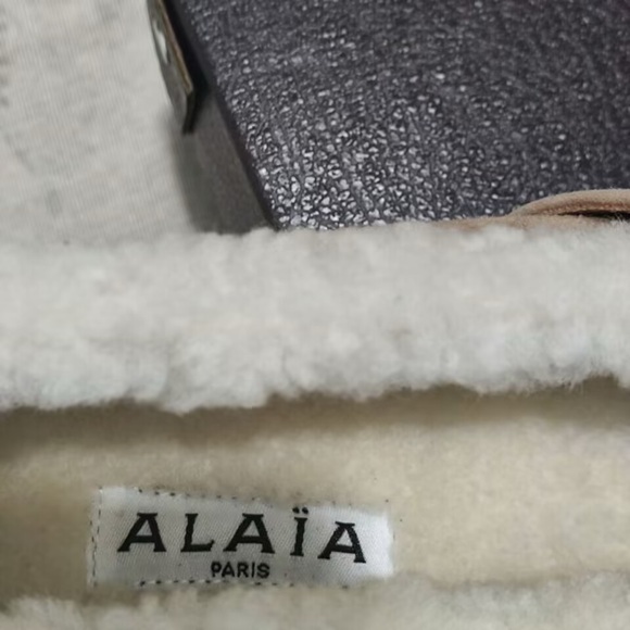 ALAIA Light Beige Suede Fleece-Lined Mary Jane Flat Shoes - Picture 5 of 7